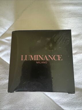 Luminance Milano Women’s Makeup Setting Powder - Black Packaging